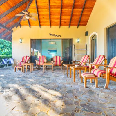 Covered  ocean view sitting area
