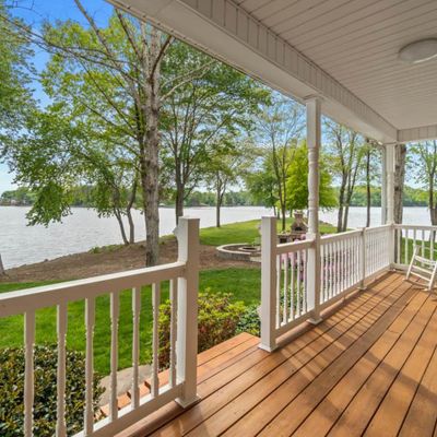 Rear Porch on Main Channel