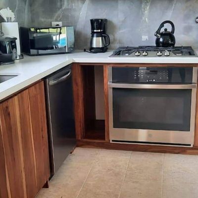 An amazing kitchen with everything you need to have a great stay.