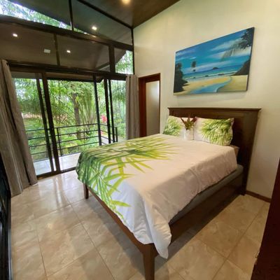 Suite in the Casita. En-suite bathroom, access to the patio.