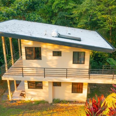 The Casita has two fully independent apartments. One upstairs and one downstairs. The Renter of this property has exclusive use to these.