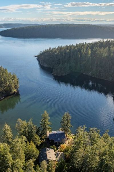 Waterfront Privacy, Hot Tub, Mooring, Gated Estate