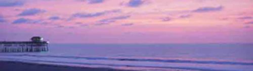 1BR Beachside Classic – 1 Min Walk to the Sand!