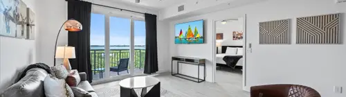 River Fly-In Duo – 4BR – Runway View