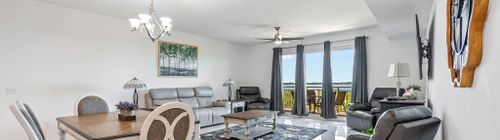 River Fly-In: 3BR Luxury Condo w/ Resort Amenities