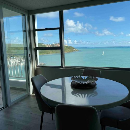Dine with a View: Enjoy delicious meals with an unparalleled ocean backdrop, creating an unforgettable dining experience.