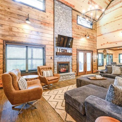 Big windows sit in the living area to give you views to outside.