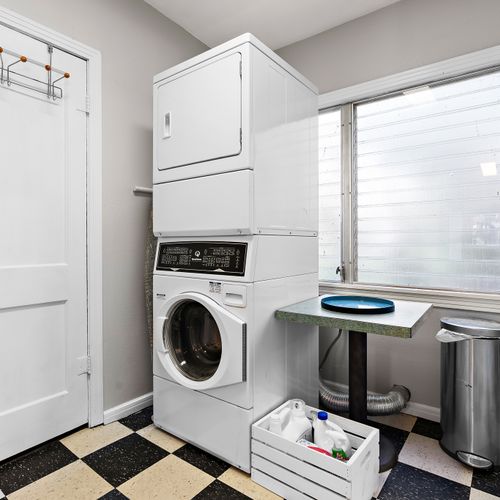 Laundry, Washer Dryer Provided