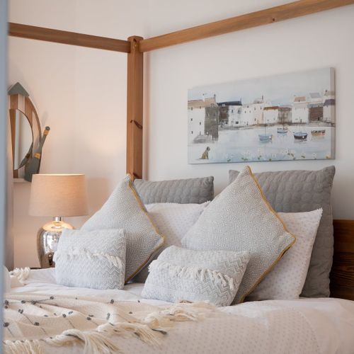 Bedroom 6 (just off the snug)