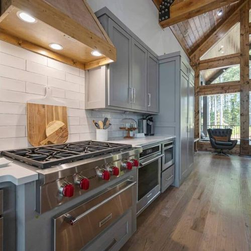 Gas stove, double oven and so much more!