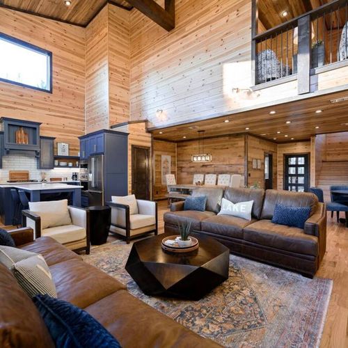 The open floor plan gives you easy access to the kitchen and dining area.