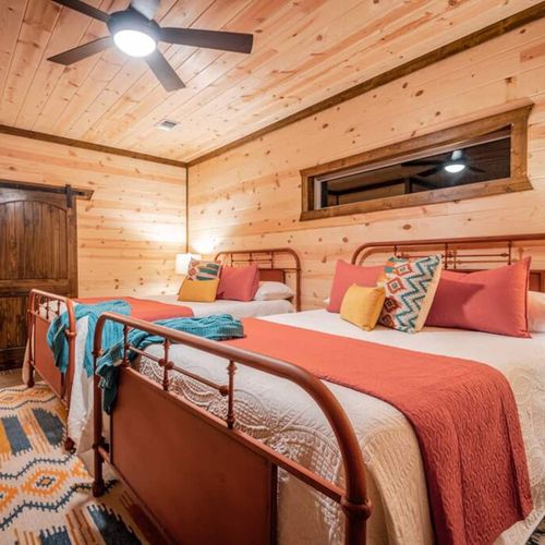 Double Queen bedroom!