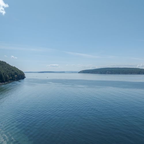 Calm waters and outer islands to explore for those that can bring their boat. A private mooring will be available soon!