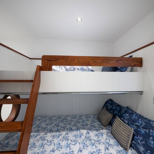 Boathouse double and single cabin bed