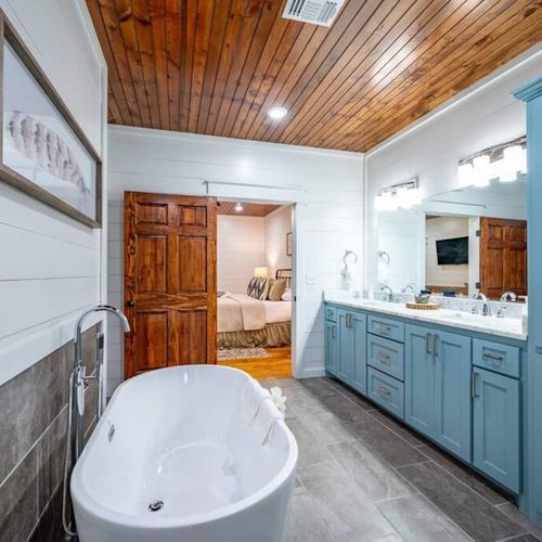 An oversized soaking tub!