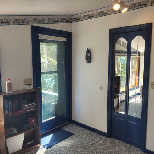 Main room:  the entrance and closet