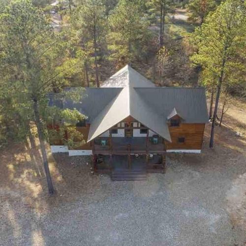 Overflow and boat parking available at the property. (no travel trailers/RVs)