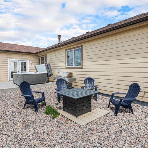Easy outdoor hangout.