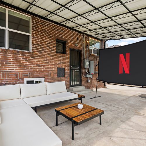 Backyard fun meets laid-back comfort.
