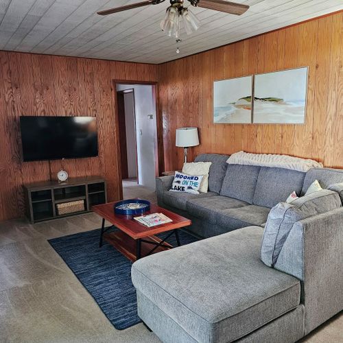 Forrest's cabin - living room