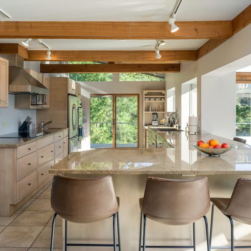 Spacious gourmet kitchen with counter dining.