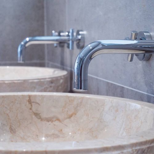Double sink in bedroom 1 ensuite