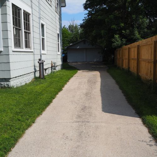Exterior:  the house has a large driveway with parking for up to 4 cars.