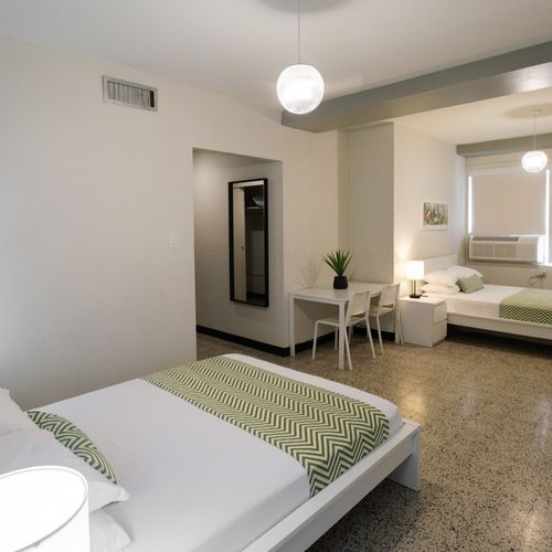 This versatile studio provides both comfort and functionality, featuring a cozy sleeping area and a dedicated dining nook – perfect for meals or catching up on work.