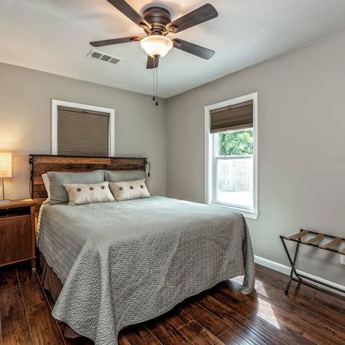 Master Bedroom with Queen Bed