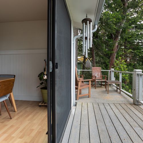 Seating and BBQ just steps away from the dining and kitchen area.