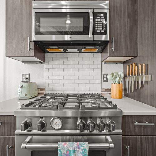Get any meal ready with ease using the ample stovetop, full-size oven, and microwave.