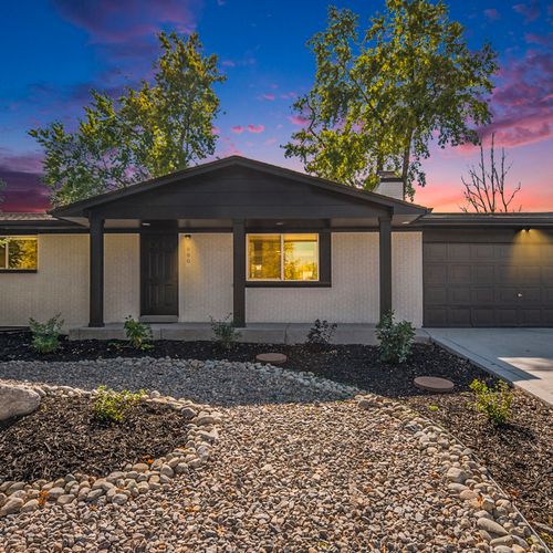 0f04eab6 20dd 4621 9a9c 05bca0b13de3 homerunner