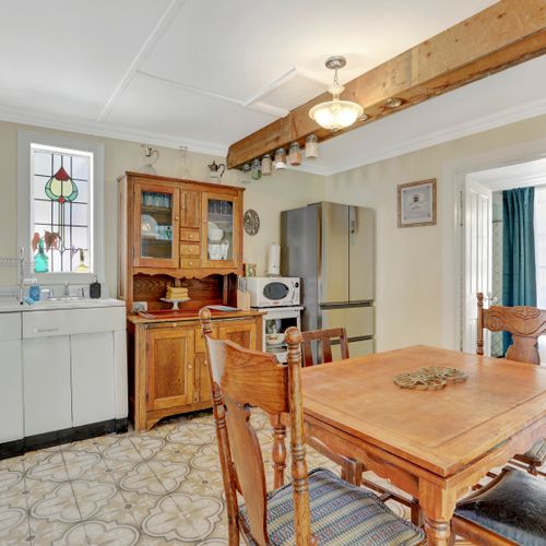 Wood counters, open shelving, minimal décor accents.