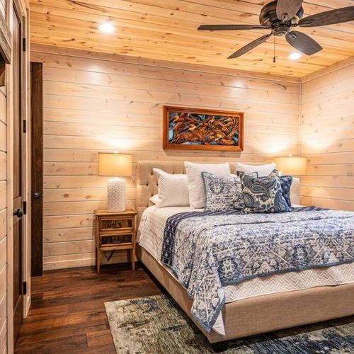 Another King Suite with luxury linens and premium mattress.