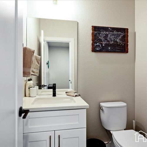 An extra powder room for convenience.