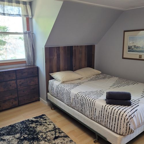 BEDROOM #4:  Just like Bedroom #3, it also features a twin-on-full bunk bed and a queen-size bed.