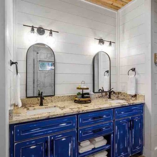 A double vanity for added convenience!