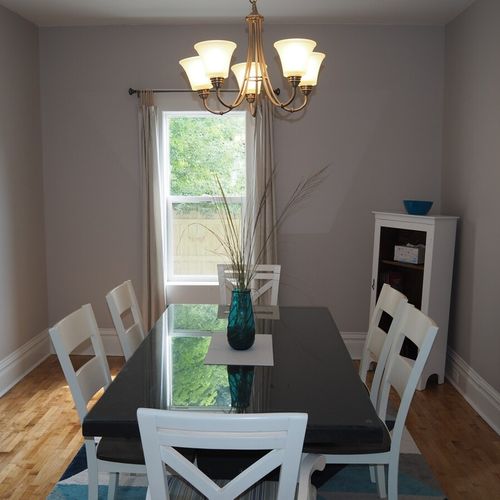 Dining room:  sailor's delight features a large and lovely dining room with a dining table and chairs for 6 adults.