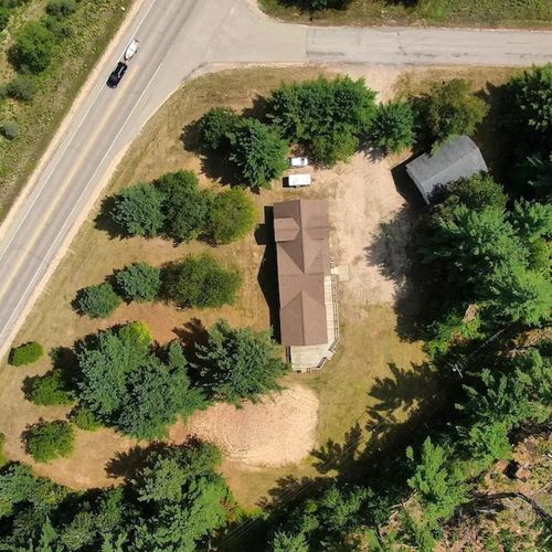 Exterior:  another aerial photo showing the overall layout of the property. (note that the detached garage in the photo is not available for guest usage. )