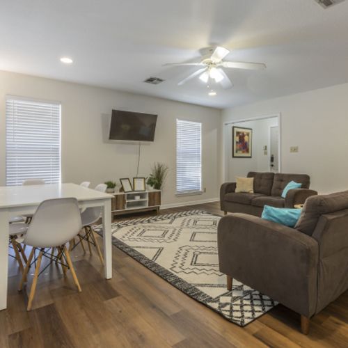 Living/Dining Area