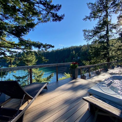 Relax in this tranquil paradise shared with eagles, ospreys, seals, and blue herons.