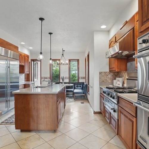 Fully equipped with all you need to cook like a local chef.