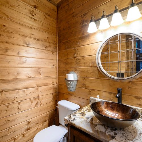 Half bathroom/
