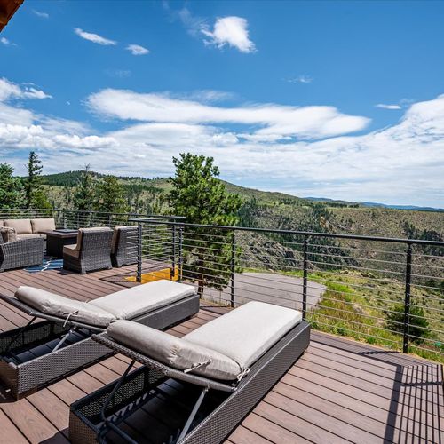 - stretch out on cushioned loungers while taking in endless mountain ridgelines
- watch clouds drift across the horizon in total peace and comfort
- an ideal setting for tanning, reading, or a rejuvenating nap in the sun