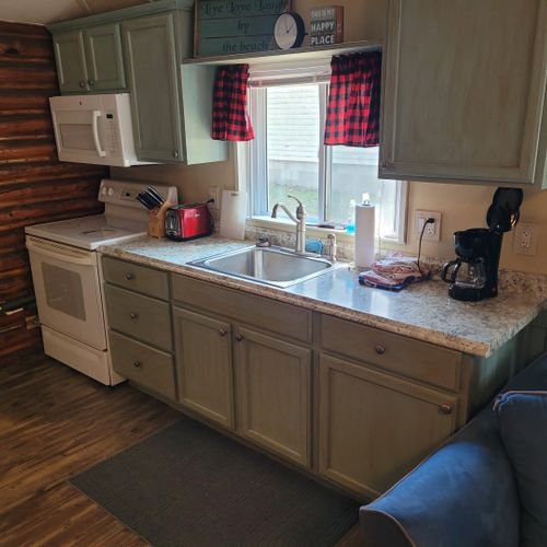 Kitchen:  full kitchen with all appliances except for a dishwasher.
