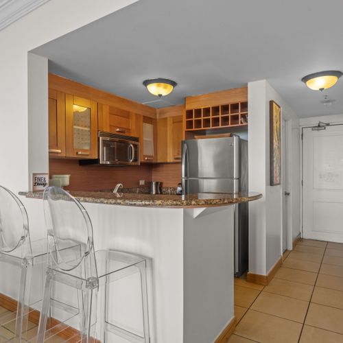 Your perfect blend of relaxation and convenience. Whether dining, lounging, or sleeping, this well-appointed studio provides a functional yet stylish base for exploring San Juan.
