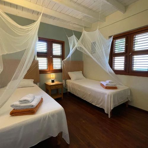 Bedroom 2 with two twin beds