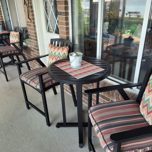 Sunroom:  the lovely sunroom with a great view of the lake! Perfect for morning coffee or evening wine!