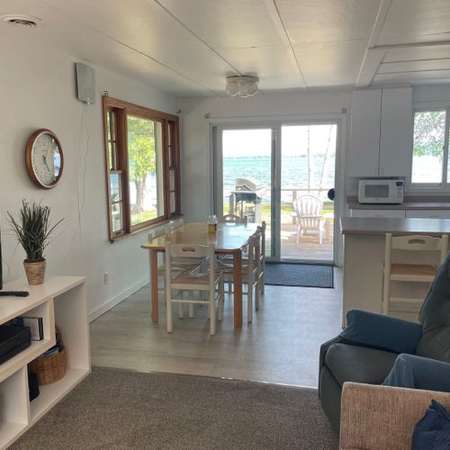 Dining area:  the cottage has a lovely dining area with great views of the lake and seating for 6 adults.