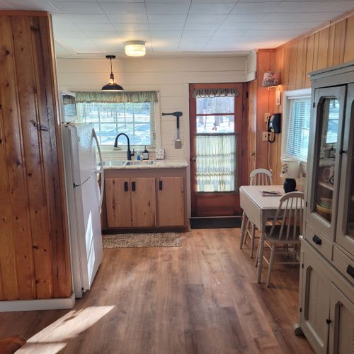 Breakfast table:  there is a cute little 2-person breakfast table next to the kitchen.